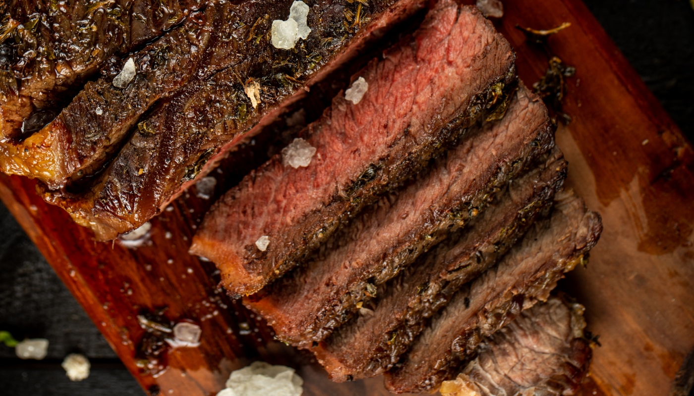 Carne assada e fatiada